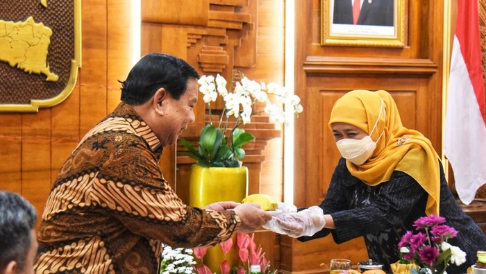 prabowo dan khofifah di grahadi