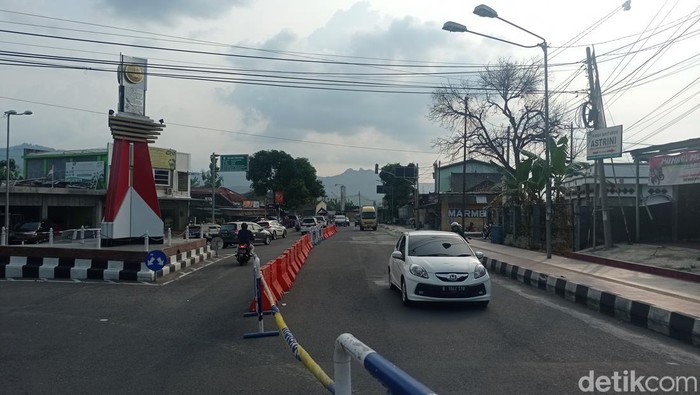 Rekayasa lalu lintas di Simpang Tiga Klampisan, Wonogiri, Rabu (4/5/2022).