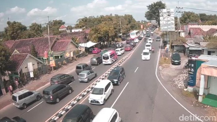 Situasi lalin di arteri Simpang 3 masjid moeldoko, Jombang