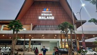 Stasiun Malang Kota Baru dengan desain anyar ini berada di sisi Timur. Stasiun ini mulai beroperasi pada 15 Mei 2021 dan digunakan untuk keberangkatan kereta api jarak jauh. (Putu Intan/detikcom)