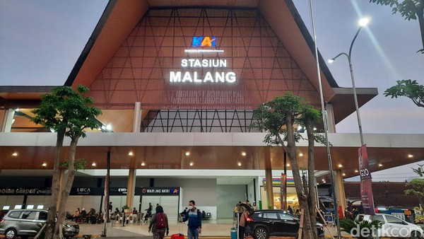 Keren! Wajah Baru Stasiun Malang, Bisa Lihat Gunung dari Sky Bridge