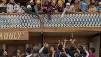 Tradisi yang telah diwarisi sejak puluhan tahun lalu itu digelar oleh warga muslim keturunan Arab yang tinggal di Palu. 