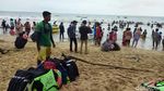 Wisata Pantai Carita Pandeglang Dipadati Pengunjung