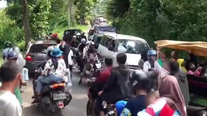 Wisatawan menuju Cianjur selatan melonjak mengakibatkan arus lalulintas padat