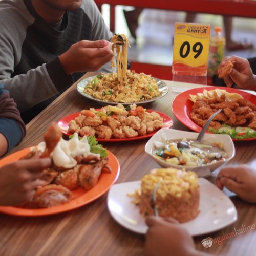 5 Kuliner Jumbo di Malang, Ada Burger hingga Nasi Goreng ‘Portugal’