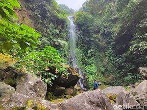 Jika Jalur Telaga Sarangan Macet, Liburan ke Air Terjun Suwono Ngawi Saja!
