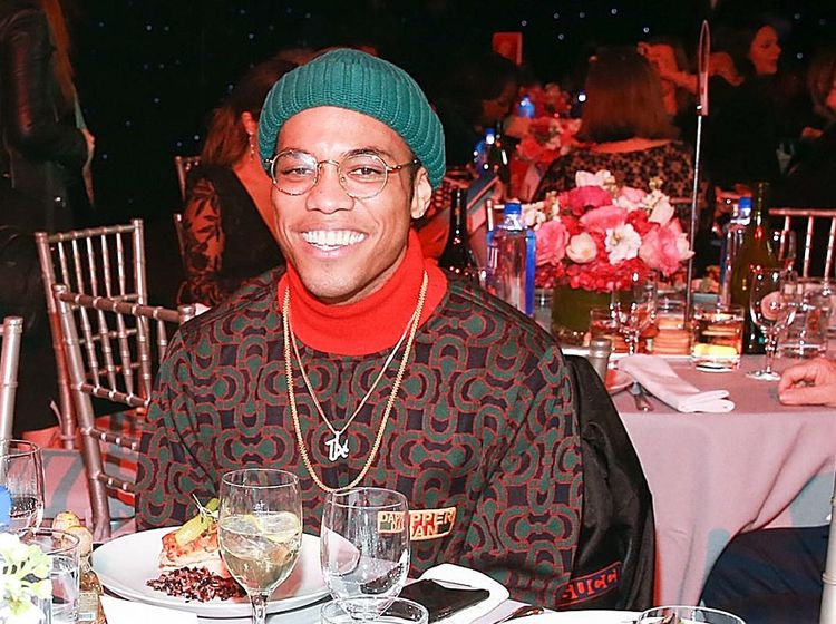 Gaya Nyentrik Anderson Paak saat Makan Malam di Met Gala 2022