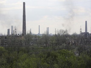 Ukraina Berhasil Evakuasi Wanita, Anak dan Lansia dari Pabrik Baja Mariupol