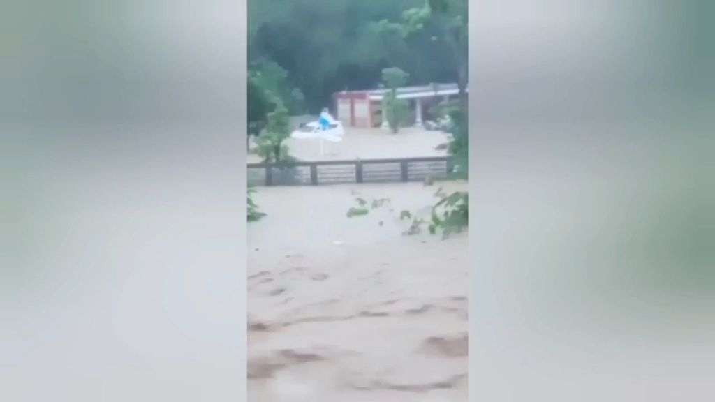 Penampakan Banjir Bandang Terjang Tempat Wisata di Purwakarta