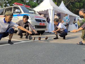 Warga Nostalgia Main Permainan Tradisional di Festival Seba Baduy di Lebak