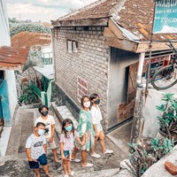 Gisella Anastasia atau biasa disapa Gisel memang tidak merayakan Idul Fitri. Namun ia tetap ikut dalam kemeriahan Lebaran karena sang ayah yang seorang Muslim. Foto: Dok. Instagram/gisel_la