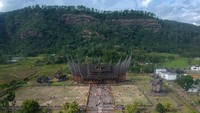 Bangunan ini menjadi tujuan favorit wisatawan saat libur Lebaran. 