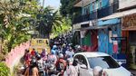 Penampakan Macet di Puncak Saat Libur Lebaran Siang Ini