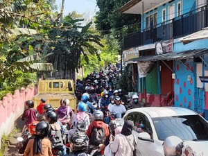 Jalur Alternatif ke Puncak Bogor Via Pasir Angin Macet