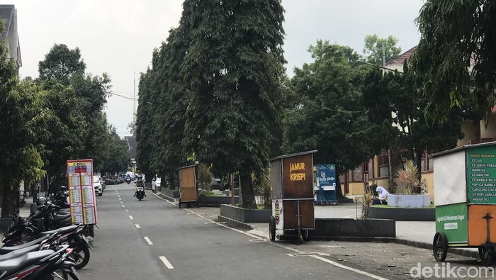 Jl Ir H Djuanda atau populer disebut Jalan Dago di Kota Sukabumi