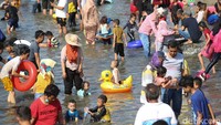 Untuk diketahui, jika ingin berwisata ke kawasan Ancol wajib membeli tiket masuk dengan sistem online H-1 kunjungan.