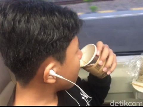 Ini merupakan cerita perjalanan sebuah keluarga yang balik dari kampung halaman tercinta. Perjalanan ini dari Bogor ke Surabaya.