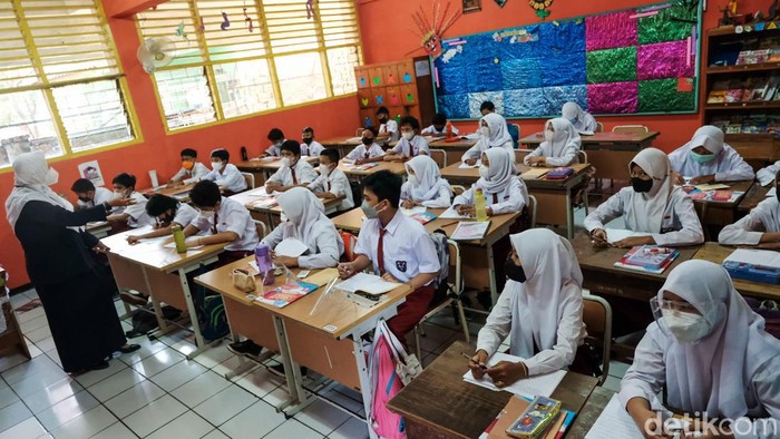 Masuk sekolah setelah Lebaran 2022 berubah menjadi 12 Mei 2022. Tujuannya untuk antisipasi kemacetan yang mungkin terjadi saat arus balik mudik Lebaran.