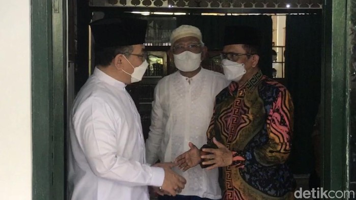 Menko Polhukam Mahfud Md sowan Gus Mus di Leteh Rembang, Rabu (5/5/2022)