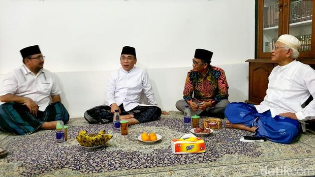 Menko Polhukam Mahfud Md sowan Gus Mus di Leteh Rembang, Rabu (5/5/2022)