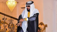 Selain itu, ia juga menyebut dirinya putra mahkota Afrika. MAY YOUR PRAYERS AND GOOD DEEDS BE REWARDED ALWAYS. Happy Eid Al -Fitr. Crown Prince of AFRICA Sheikh Dr Emeka Okonkwo aka E-MONEY NWATA ANAYO EZE 1 . HAPPY NEW MONTH, tulisnya.