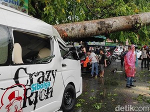Pemkot Medan Janji Ganti Kerusakan Mobil Crazy Rich Sibolga