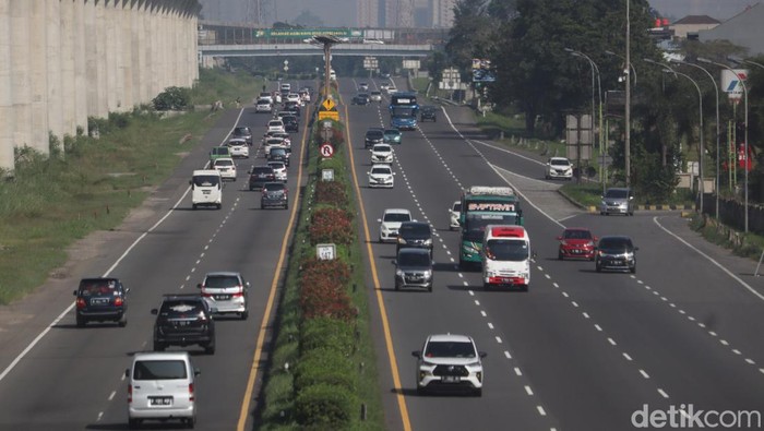 Pantauan Tol Padaleunyi arah Jakarta, H+3 Lebaran 2022