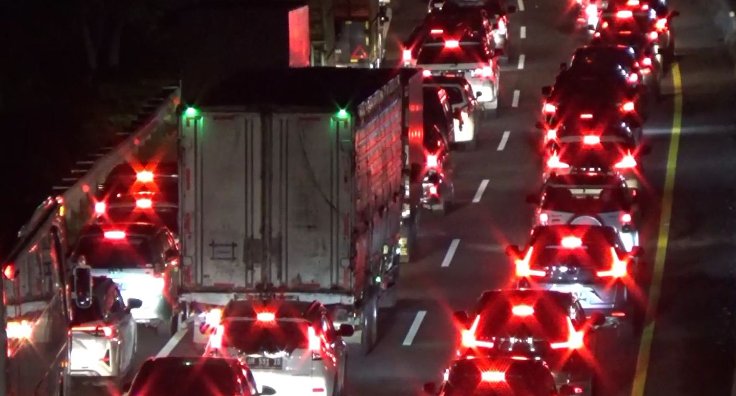 Penampakan Tol Cipularang Macet Panjang di H+2 Lebaran