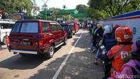 Pantauan detikcom pada pukul 10.30 WIB, terlihat pengunjung berdatangan dengan menggunakan kendaraan roda dua dan roda empat.