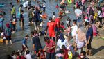 Mereka yang Bertugas Demi Keselamatan Pengunjung Pantai