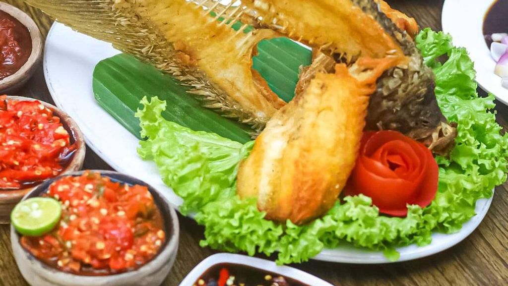 Raos Pisan! 5 Restoran Sunda di Lembang yang Punya Menu Gurame Goreng