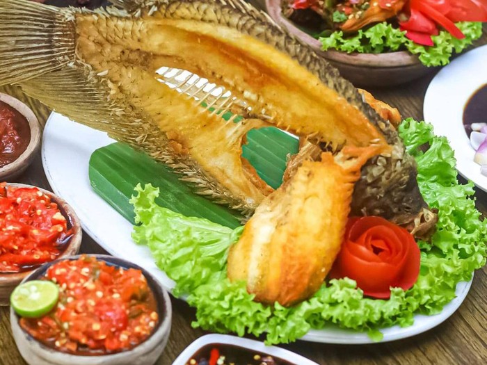 Restoran Sunda di Lembang, Bandung yang Punya Menu Gurame Goreng