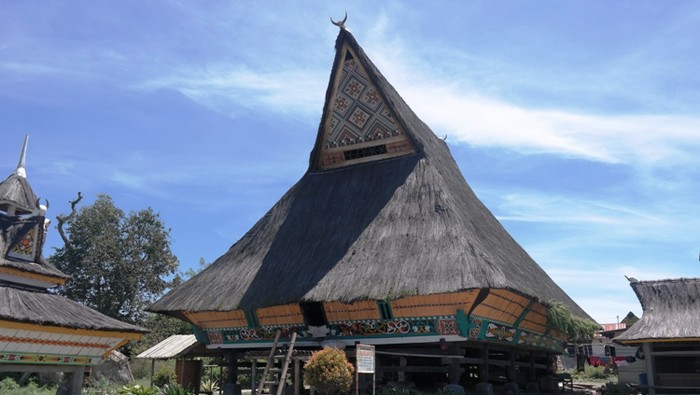 Rumah adat Karo.