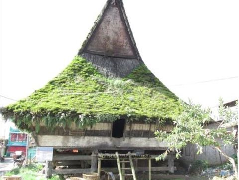 Rumah adat Karo.
