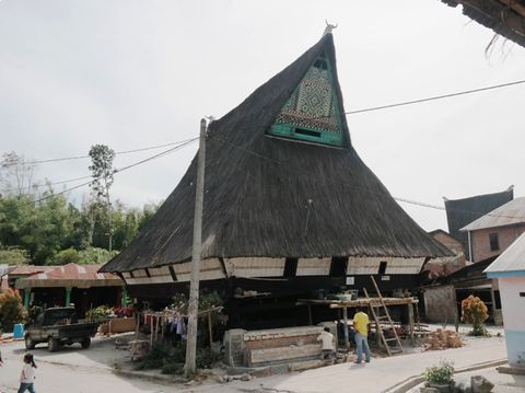 Rumah adat Karo.