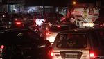 Situasi Lalin di Jalur Nagreg Malam Ini, Padat Merayap