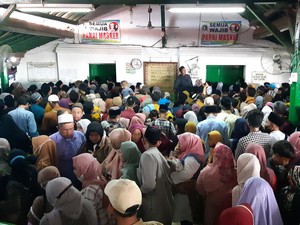 H+3 Lebaran, Makam Sultan Pertama Banten Kedatangan Banyak Peziarah