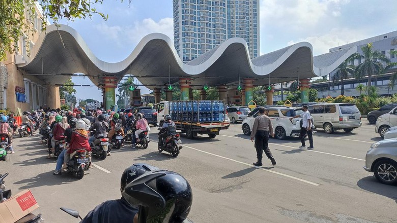 Suasana di pintu masuk Ancol pagi ini (Wildan/detikcom) Suasana di pintu masuk Ancol pagi ini (Wildan/detikcom)
