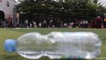 Tolong! Jangan Injak Rumput dan Nyampah Sembarangan di Alun-alun Bandung