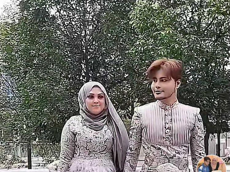 7 Foto Wanita Viral Pakai Baju Lebaran Heboh ala Mermaid, Bisa Sapu Jalanan