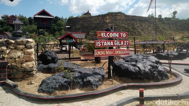 Bagi pemudik di Lamongan yang masih bingung mau liburan ke mana, bisa simak artikel ini. Ada 5 destinasi wisata di Kota Soto yang terkenal.