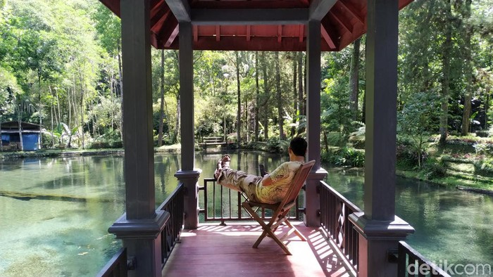 Suasana adem dan asri bisa dinikmati di wisata Rambut Monte. Lokasi ini cocok untuk healing di sela penatnya perjalanan mudik Anda.