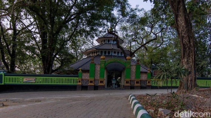 Berwisata saat libur lebaran sudah menjadi hal lumrah. Namun pilihan destinasi yang akan dikunjungi tergantung masing-masing pribadi.