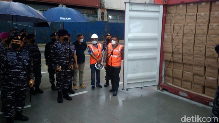 34 kontainer bahan baku minyak goreng diamankan di Medan