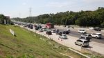Ada Contraflow, Tol Japek Arah Cikampek Macet