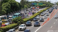 Sebagai informasi, Korlantas Polri akan menerapkan skema one way atau satu arah saat arus balik Lebaran mulai pukul 14.00 WIB nanti. 