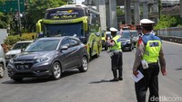 Polisi memperkirakan ada 1,2 juta kendaraan yang nanti akan lewat Gerbang Tol Halim sebagai pintu masuk dari arah timur Kota Jakarta.