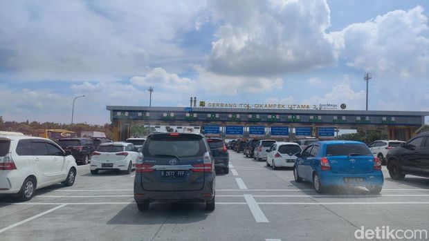 Arus balik 6 Mei: lalin jelang GT Cikampek