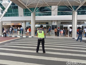 Gunung Ruang Erupsi, Bandara Sam Ratulangi Ditutup Sementara
