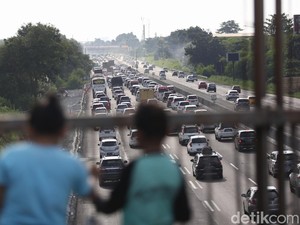 Update One Way Tol Cikampek Arah Jakarta: Titik Kepadatan dan Contraflow